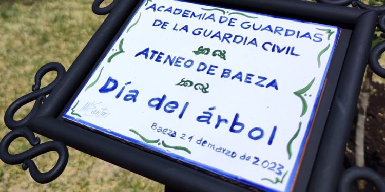 Día del árbol en la Academia de Guardias de la Guardia Civil de Baeza junto al Ateneo de Baeza
