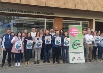 CSIF se concentra por el 8M en su sede y defiende que no se dé ni un paso atrás en Igualdad