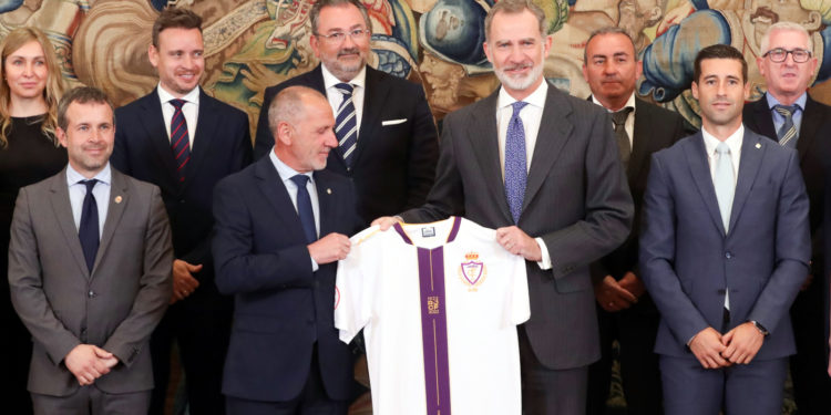 El alcalde de Jaén destaca el apoyo de la ciudad al Real Jaén, que rubrica su Centenario con la recepción por parte del Rey Felipe VI