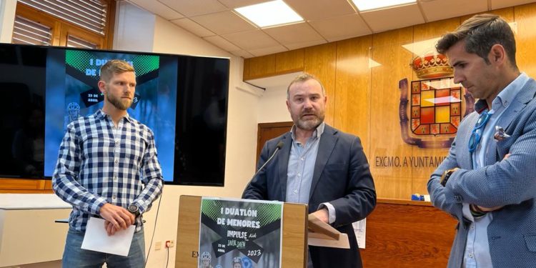 El Ayuntamiento anima a disfrutar de la prueba andaluza de duatlón de menores que reunirá este domingo a 200 jóvenes combinando carrera y ciclismo en el Bulevar