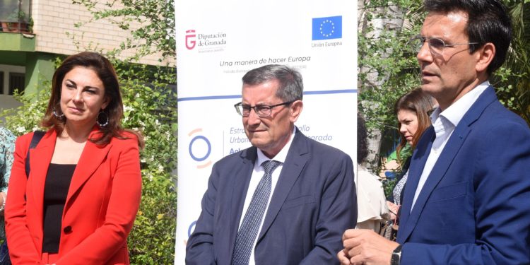 Concluyen las mejoras de alumbrado y mobiliario en las calles Moreno Dávila y Joaquina Eguaras