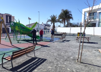 El Ayuntamiento de Huércal-Overa concluye la reconstrucción del Parque del Saltador tras el incendio provocado en junio