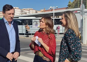 El PP denuncia que 30.000 almerienses se verán afectados por la eliminación de las paradas de autobús en 8 municipios