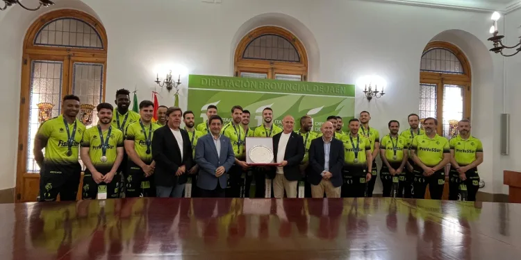 El presidente de la Diputación recibe en el Palacio Provincial al Jaén Paraíso Interior FS