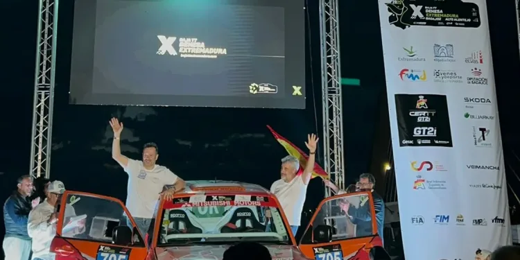 ANTE LA ADVERSIDAD , CORAJE