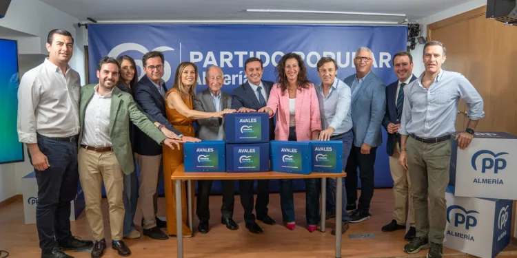 El PP de Almería apoya con 3.500 avales la candidatura de Alberto Núñez Feijóo como presidente del PP