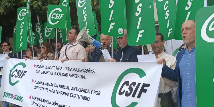 CSIF se moviliza contra las promesas incumplidas de la ministra Mónica García y exige un Estatuto Marco con mejoras laborales para todos los profesionales