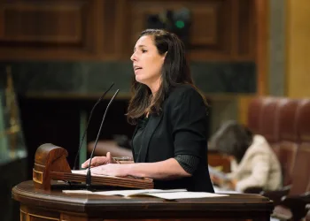 VOX denuncia que alojar a ilegales en hoteles está provocando “situaciones violentas en Almería» y Marlaska «abandona a las FFCCSE»