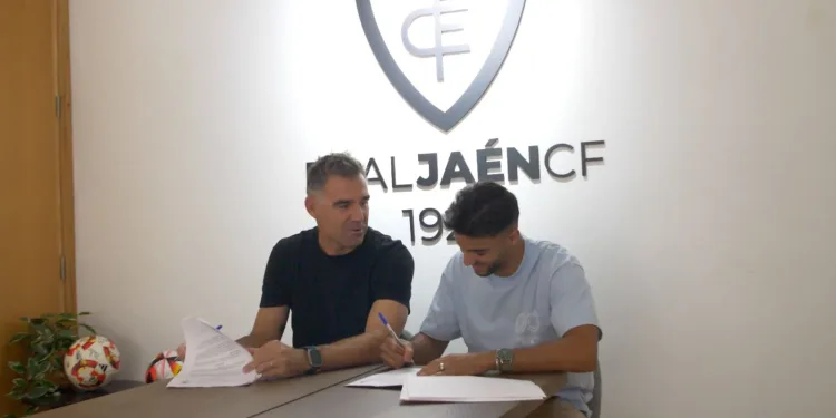 El Real Jaén CF refuerza su ataque con el fichaje de Moha, extremo con tres ascensos consecutivos a Primera RFEF