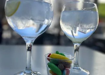 La cafetería Charly baja el telón tras siete años como punto de encuentro en Cantoria