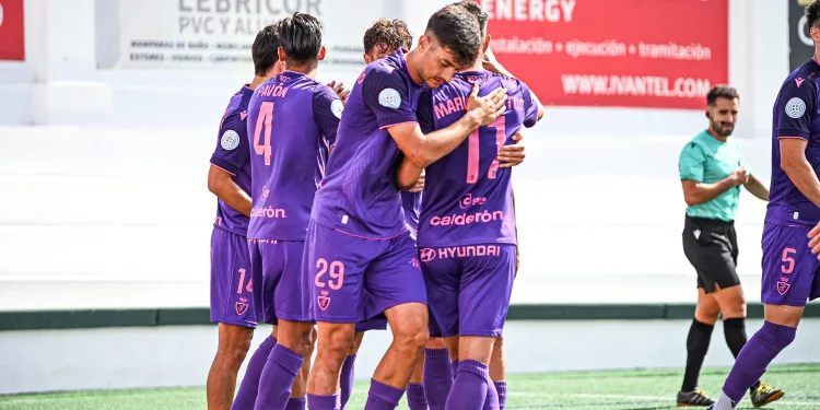 El Real Jaén obra el milagro en Lebrija y logra una victoria épica con uno menos
