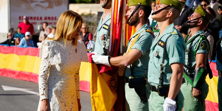 Los ciudadanos demuestran su fidelidad y lealtad a España en la Jura de Bandera celebrada en El Parador de las Hortichuelas.