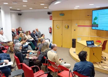 La Junta presenta en Almería el programa de incentivos de eficiencia energética para el sector empresarial y la cadena agroalimentaria