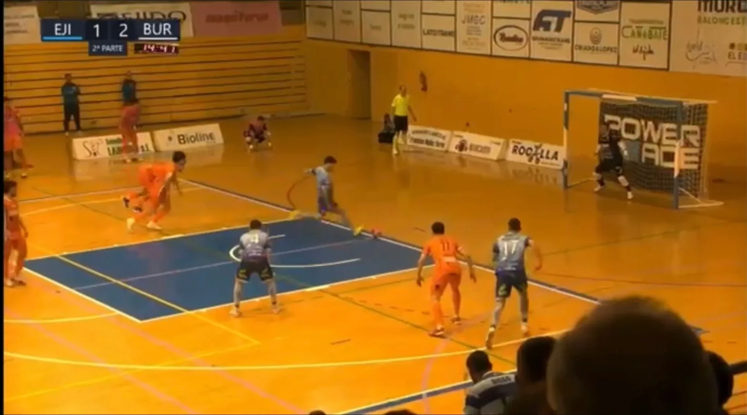 El Ejido vence y convence ante un Burela muy activo