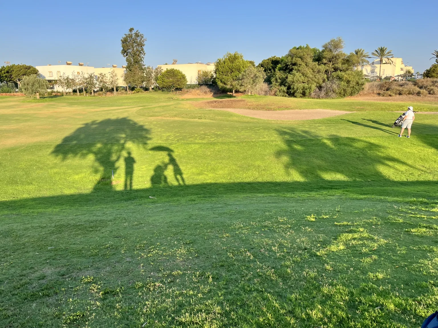 Los trabajadores del Alborán Golf denuncian ante Inspección de Trabajo el impago de sus salarios mientras el Ayuntamiento de Almería presume de resultados históricos