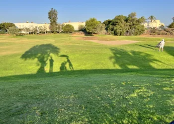 Los trabajadores del Alborán Golf denuncian ante Inspección de Trabajo el impago de sus salarios mientras el Ayuntamiento de Almería presume de resultados históricos