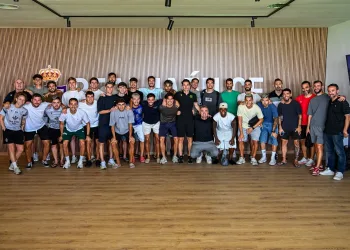 LA PLANTILLA DEL RJ RECIBE LA CHARLA SOBRE LAS NUEVAS NORMAS