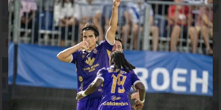 El Real Jaén golpea con fuerza en su regreso a Primera Federación