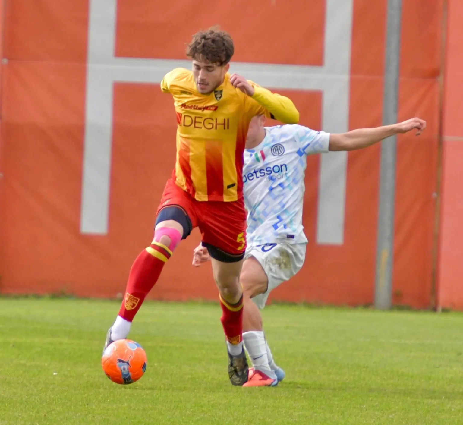 El Real Jaén se refuerza con centímetros y contundencia: llega Cristian Pehlivanov