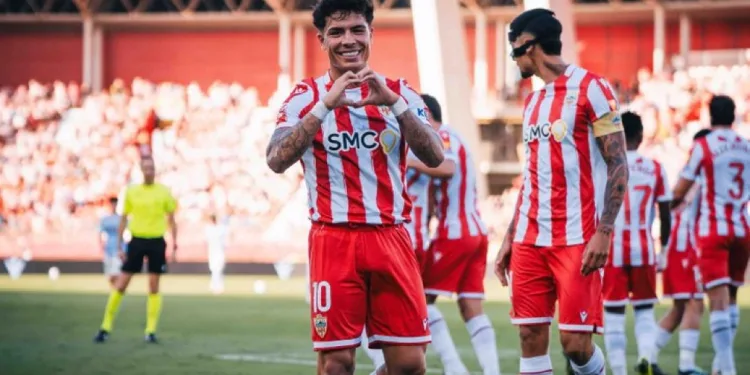 EL ALMERÍA ACELERA, GOLPEA Y SE LLEVA LOS TRES PUNTOS