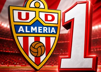 El Almería vuelve a ser líder
